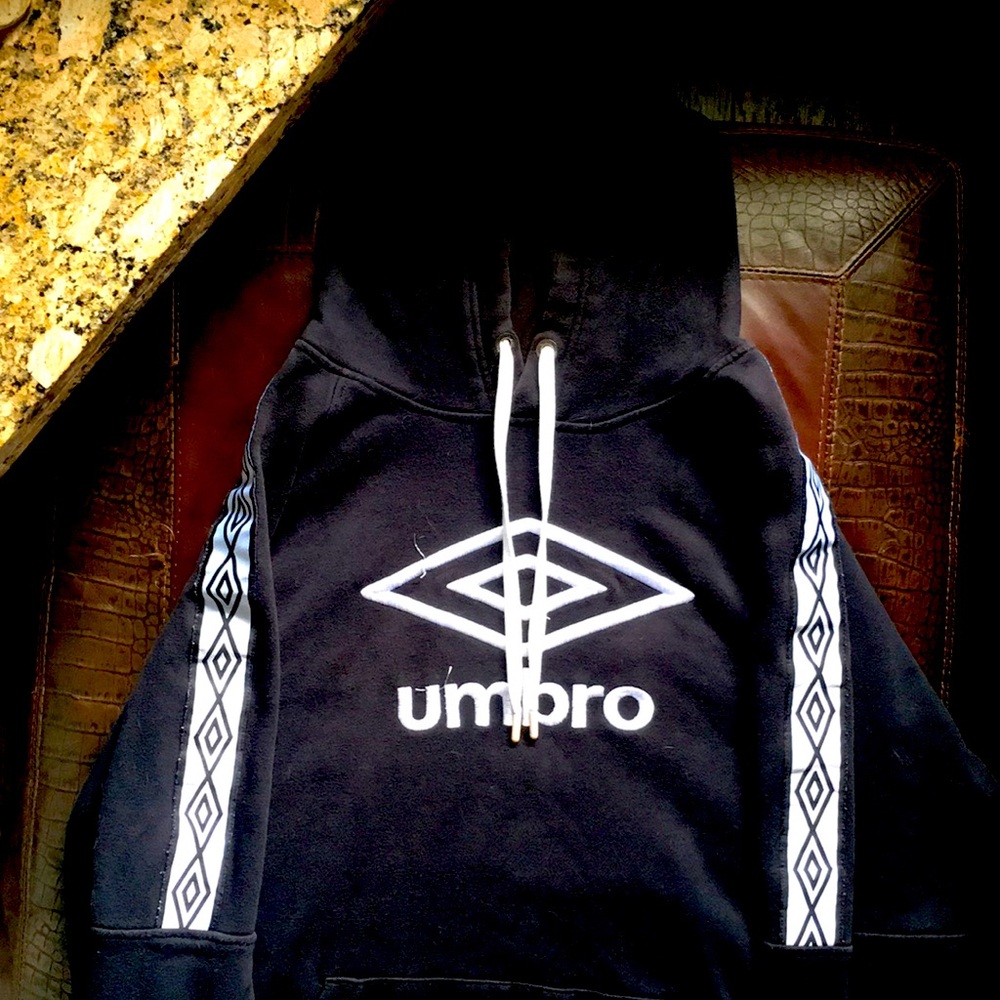 Umbro  classic hooded sweatshirt x large